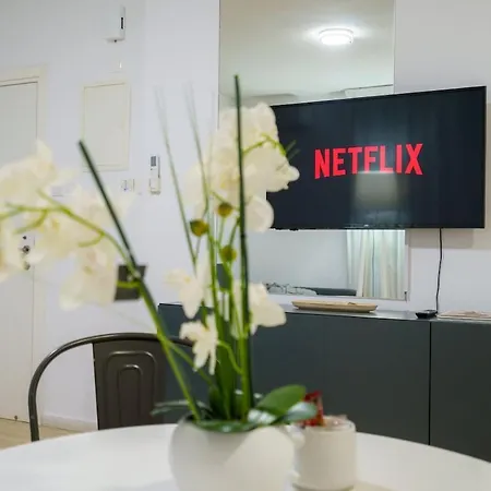 Kitieos 163 In Finikoudes Lägenhet