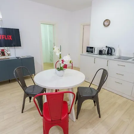 Kitieos 163 In Finikoudes Apartment Larnaka