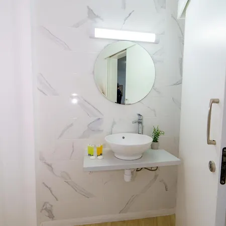 Kitieos 163 In Finikoudes * Larnaka