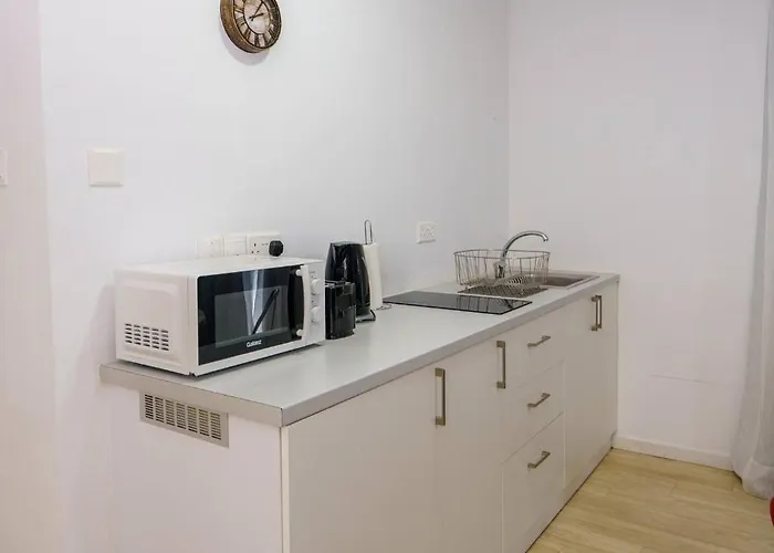 Kitieos 163 In Finikoudes Lárnaca