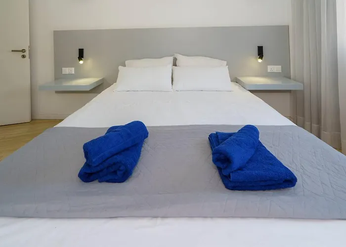 Kitieos 163 In Finikoudes Lárnaca