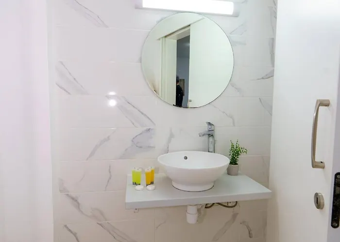 Kitieos 163 In Finikoudes Lárnaca